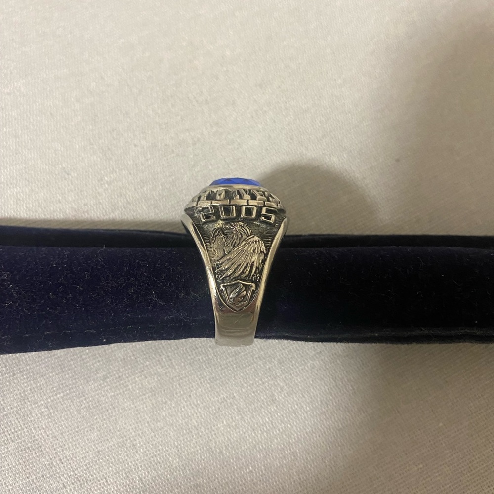 Man’s Class Ring With Blue Stone Set - image 3